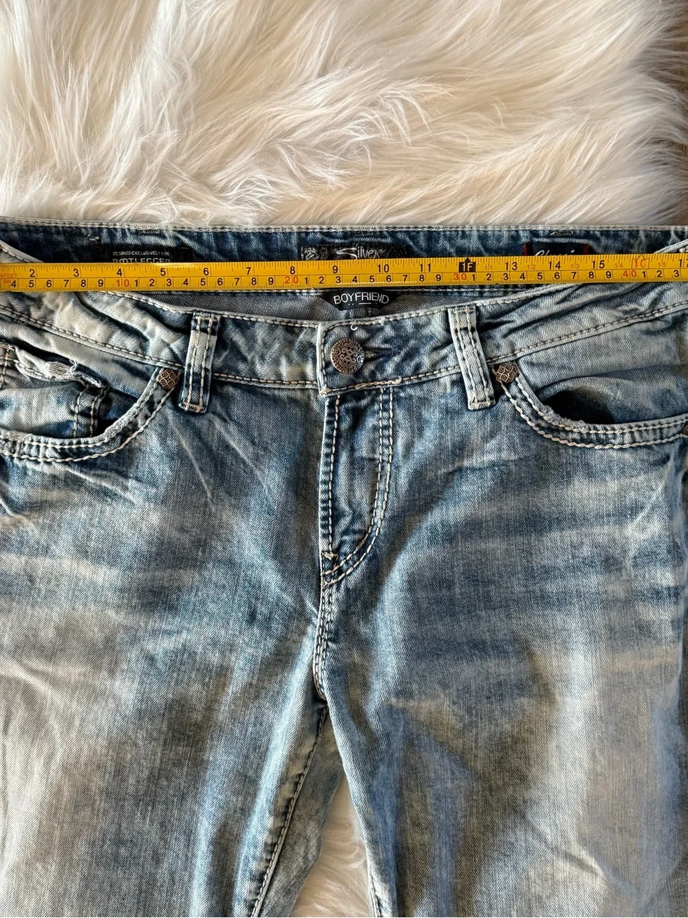 🌟 SILVER JEANS CO. - BOYFRIEND 🌟
Classic Stretch | Light Wash Jeans - Picture 11 of 11